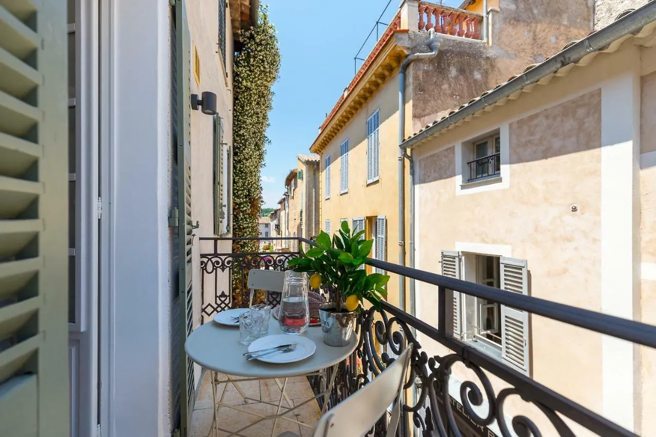 Appartement Valbonne Flat
